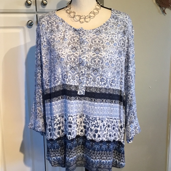 Nine West Tops - Nine West Blues and White Pattern Top Size XXL